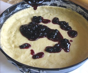 Пирог на маргарине с вареньем - фото шаг 6