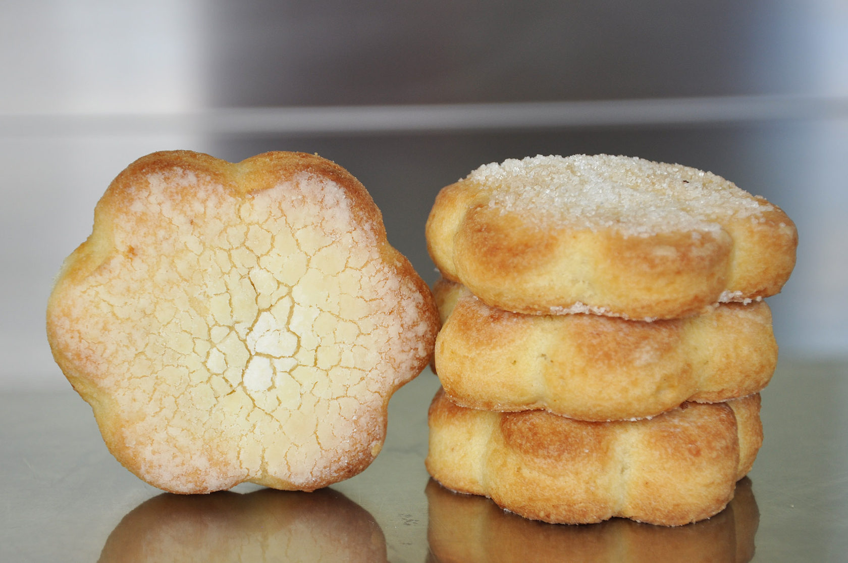 Печенье с сахаром в духовке простой. Творожное печенье слойка. Печенье сдобное творожное. Печенье с творогом в духовке. Воздушное печенье.