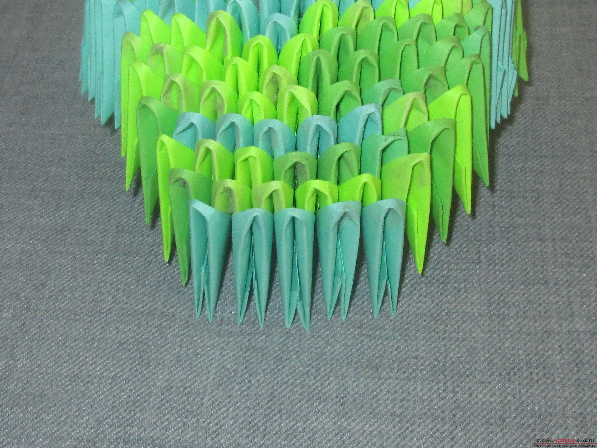 Данный подробный мастер-класс модульного оригами с пошаговыми фото содержит схему сборки березы из бумаги.. Фото №22