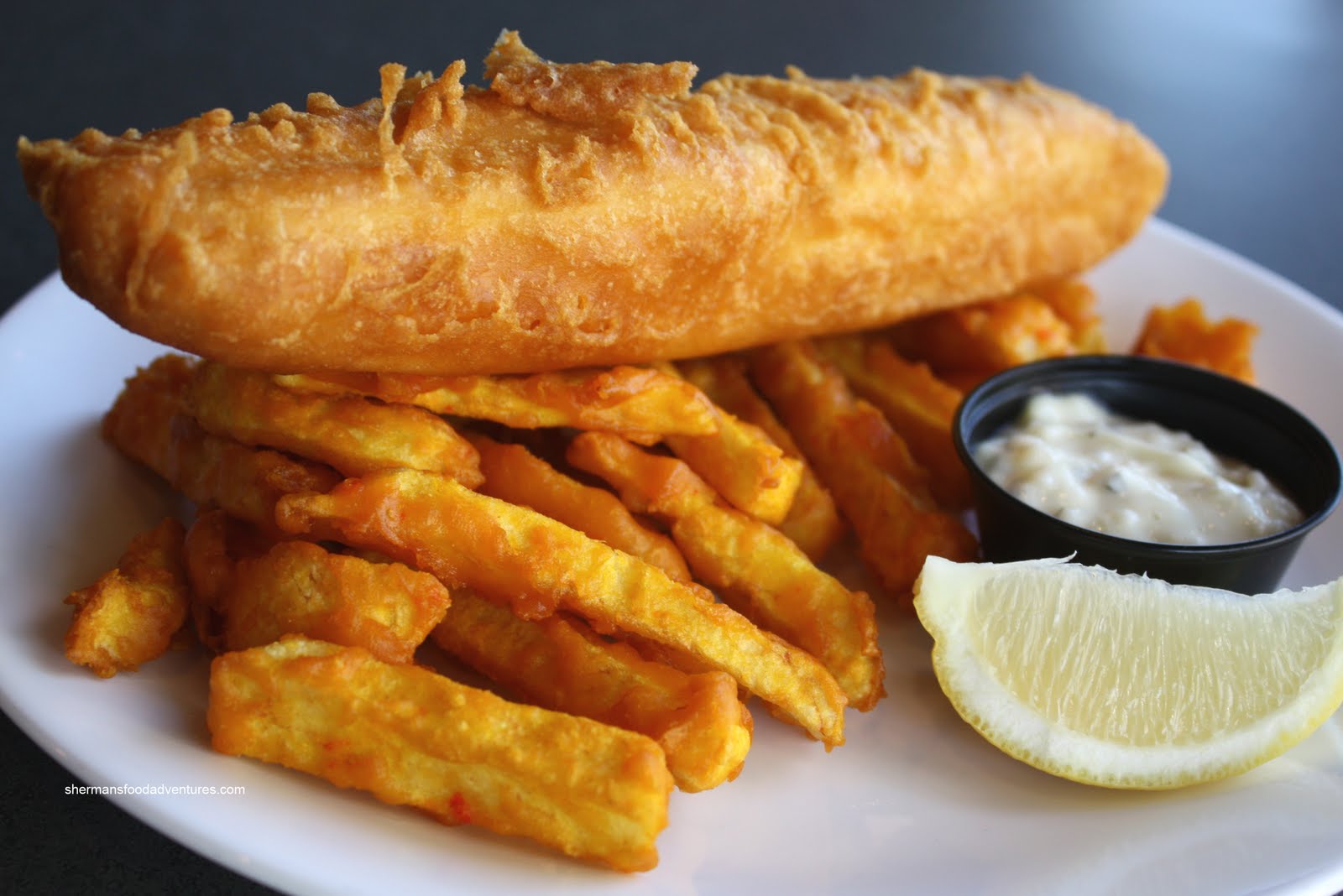 Рыба в британии. Новая Зеландия Фиш энд чипс. Великобритания Fish Chips. Фиш энд чипс Австралия. Фиш энд чипс в Лондоне.