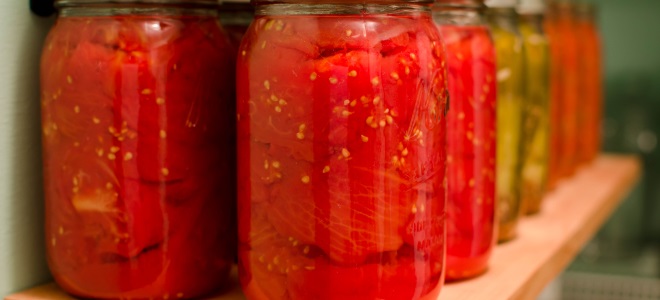 очищенные помидоры в томатном соке на зиму