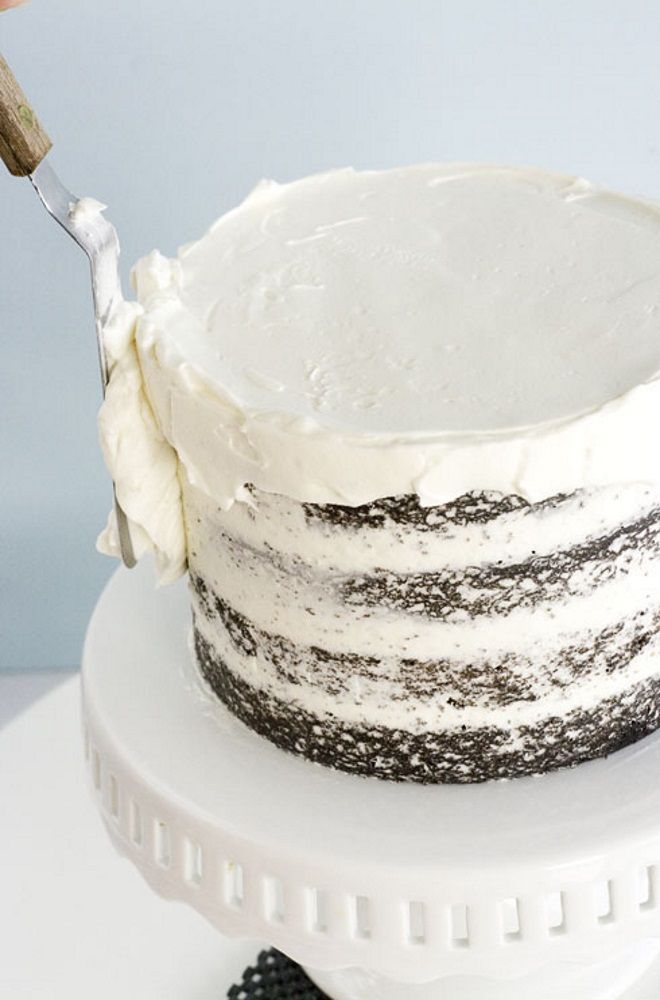 как выровнять торт кремом опускают