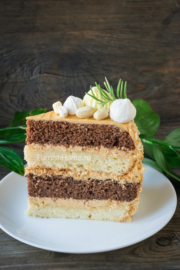 Бисквитный торт со сгущенкой и арахисом